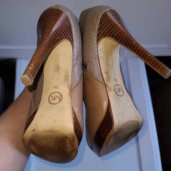 Michael Kors MK Designer High Heel Booties Ankle Tan Boots Size 7 - Picture 8 of 9